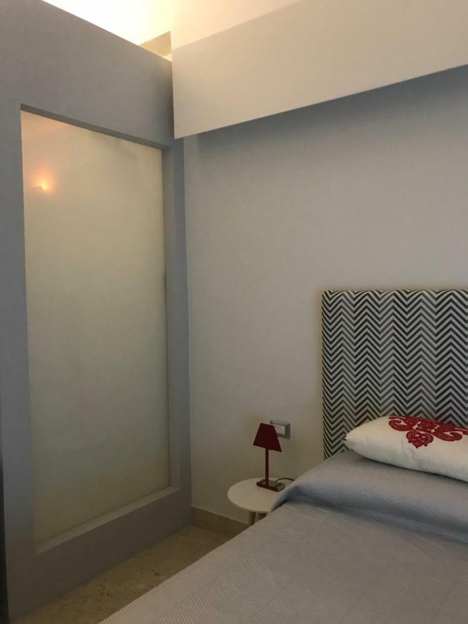 B&B Questa Casa Non E'Un Albergo 巴勒莫 外观 照片